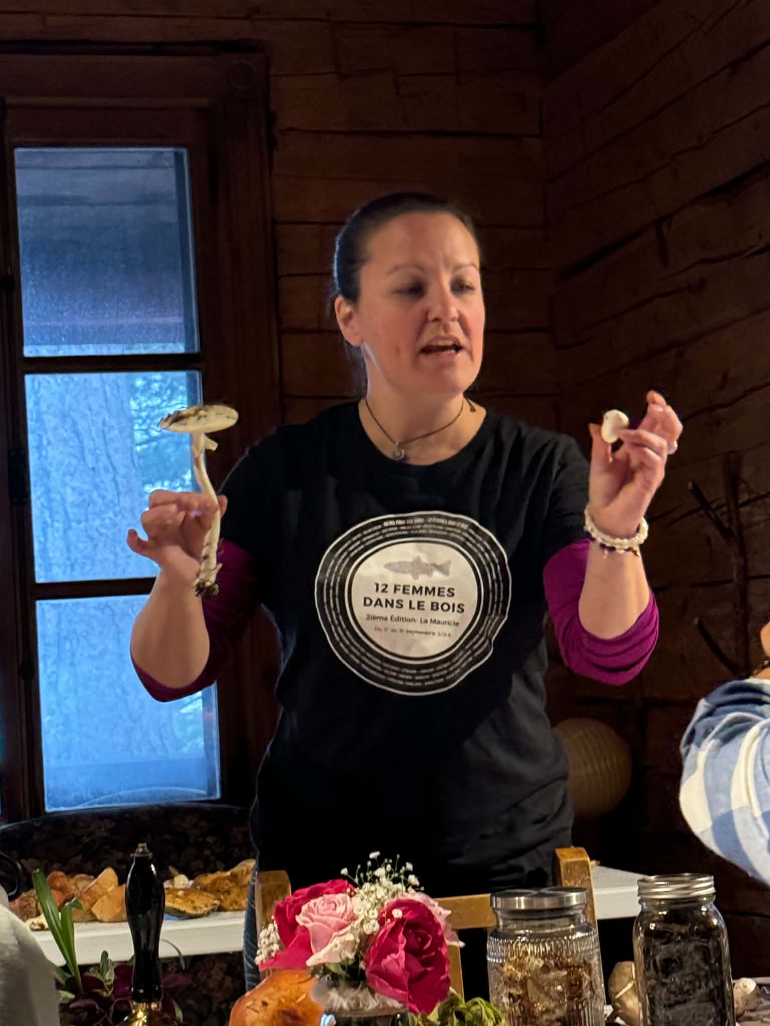 Portrait de Mary Côté, professeure de mycologie et guide de pêche